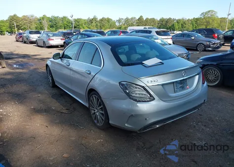 2015 Mercedes-Benz C 300 4Matic/Luxury 4Matic/Sport 4Matic z USA, uszkodzony, nr VIN 55SWF4KB8FU089243